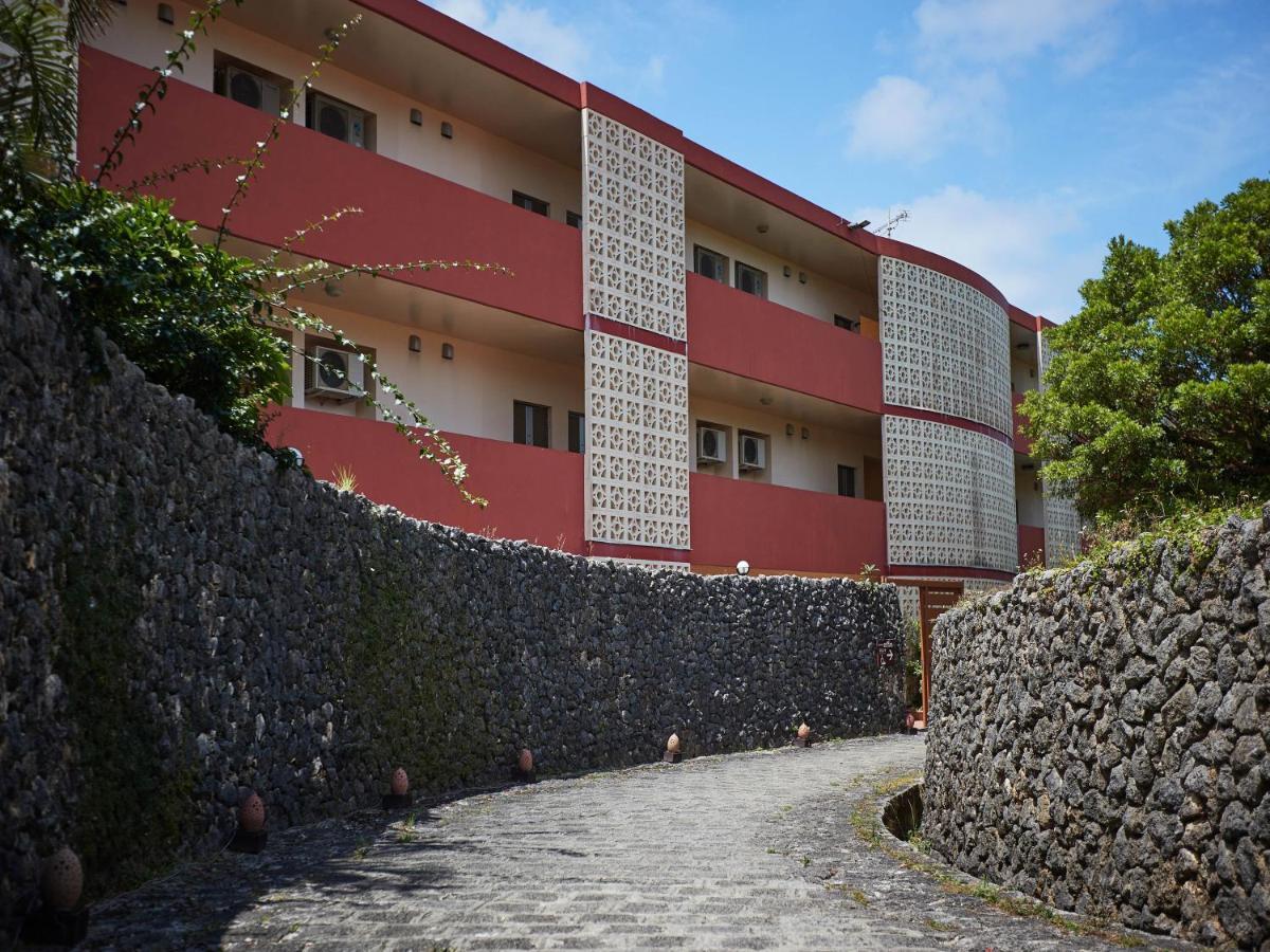 Hotel Murasakimura Yomitan Zewnętrze zdjęcie